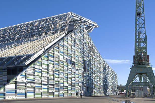 Oceľové opláštenie fínskeho Múzeá Maritime Centre Vellamo