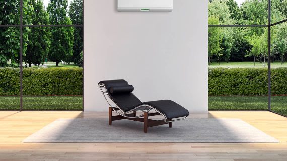 Klimatizácia umiestnená v modernom interiéri