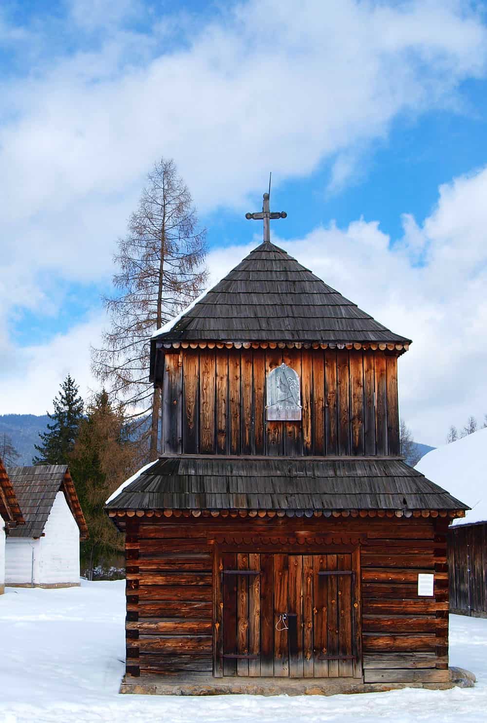 Ľudová architektúra - drevený kostol