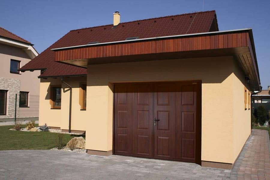 Dvojkrídlová garážová brána