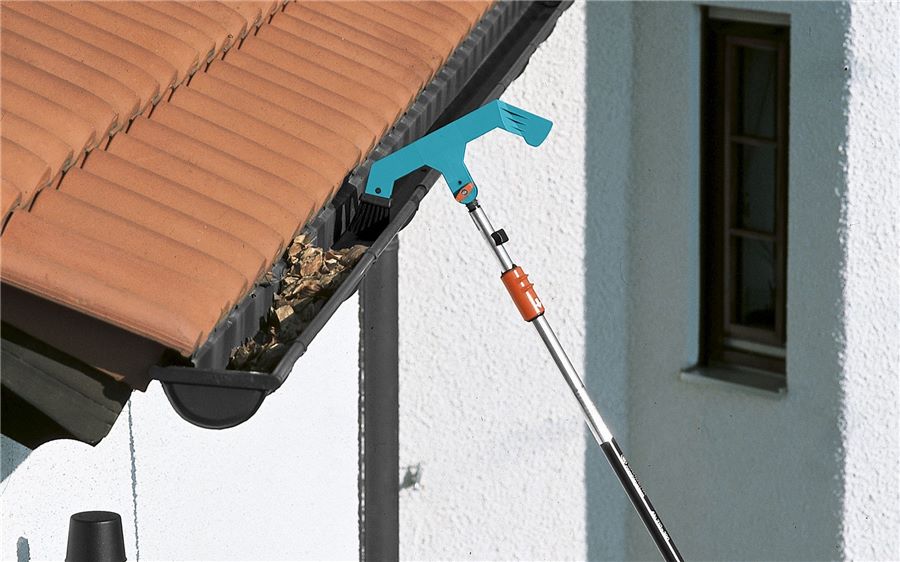 Mechanický čistič odkvapov Gardena