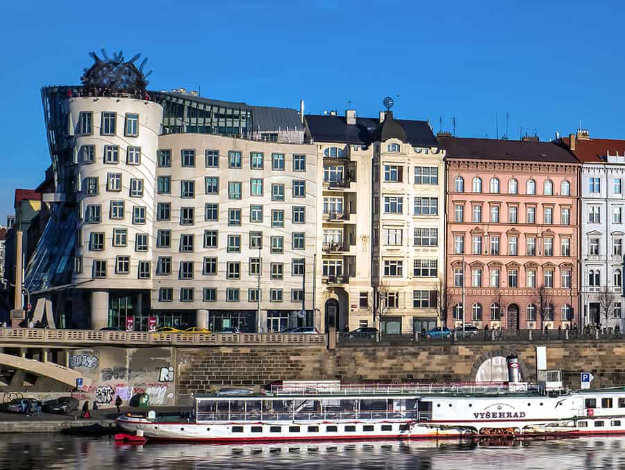 Tancujúci dom Praha
